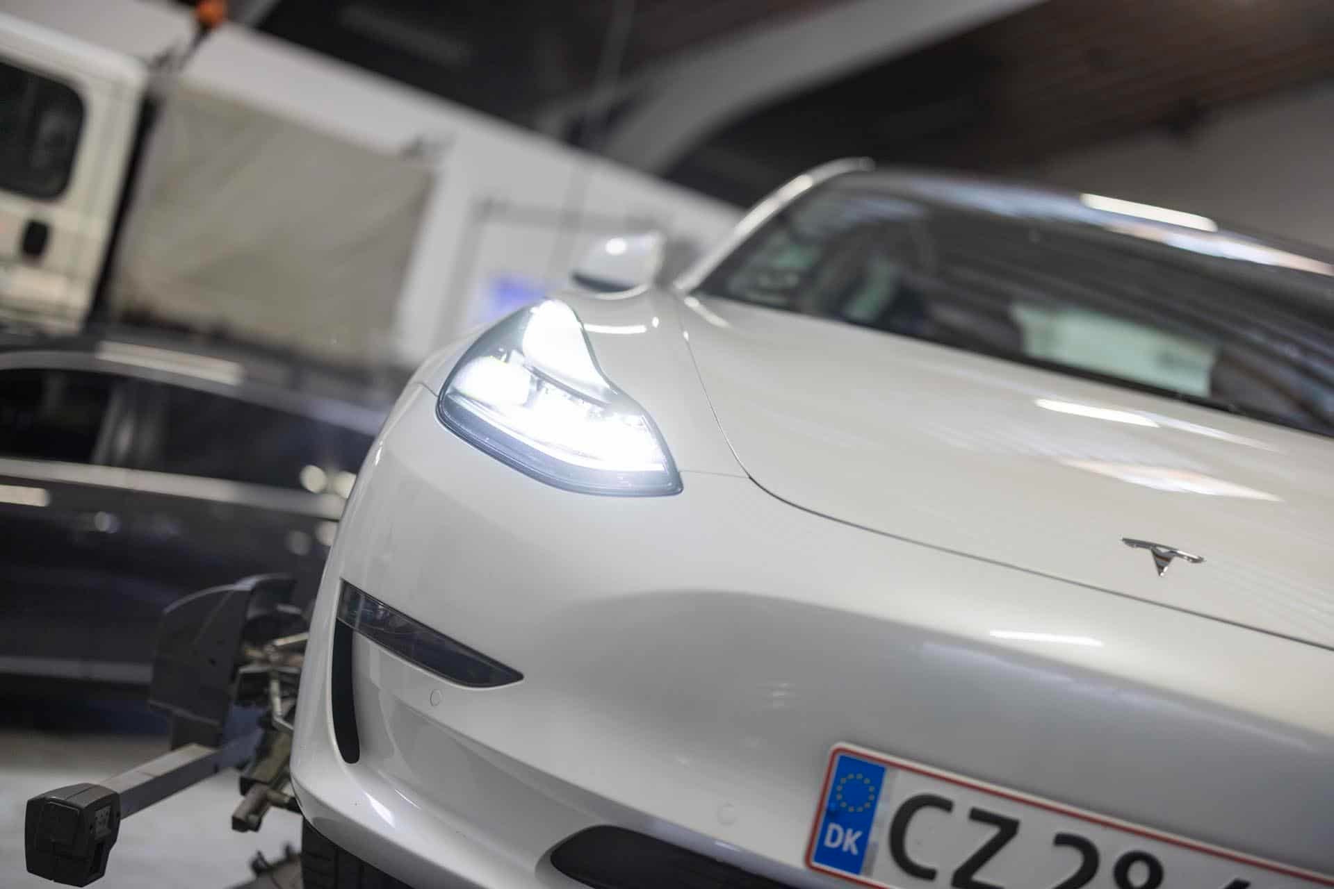 Professionelt Tesla-værksted i Rødekro: Få autoriseret service i Sønderjylland